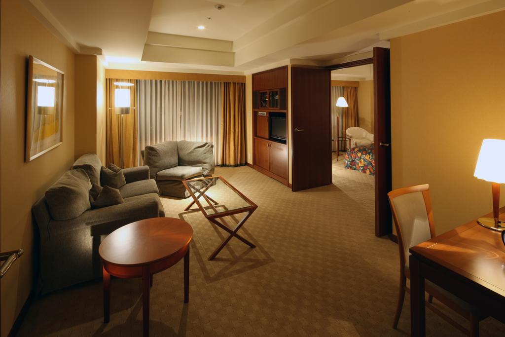 Royal Pines Hotel Urawa Saitama Bagian luar foto