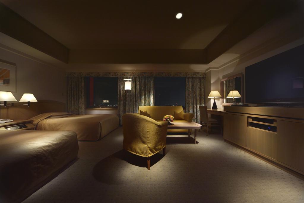 Royal Pines Hotel Urawa Saitama Bagian luar foto