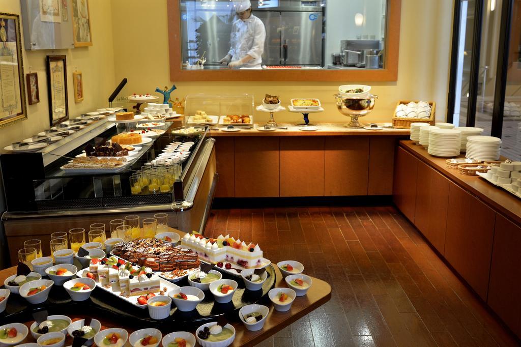 Royal Pines Hotel Urawa Saitama Bagian luar foto