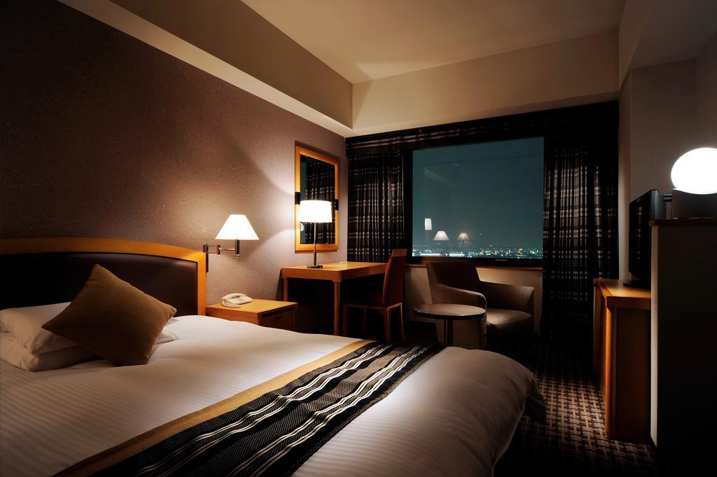 Royal Pines Hotel Urawa Saitama Bagian luar foto