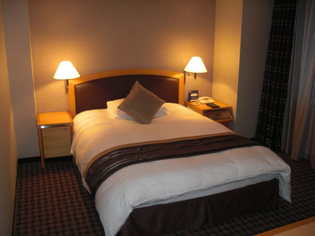 Royal Pines Hotel Urawa Saitama Bagian luar foto