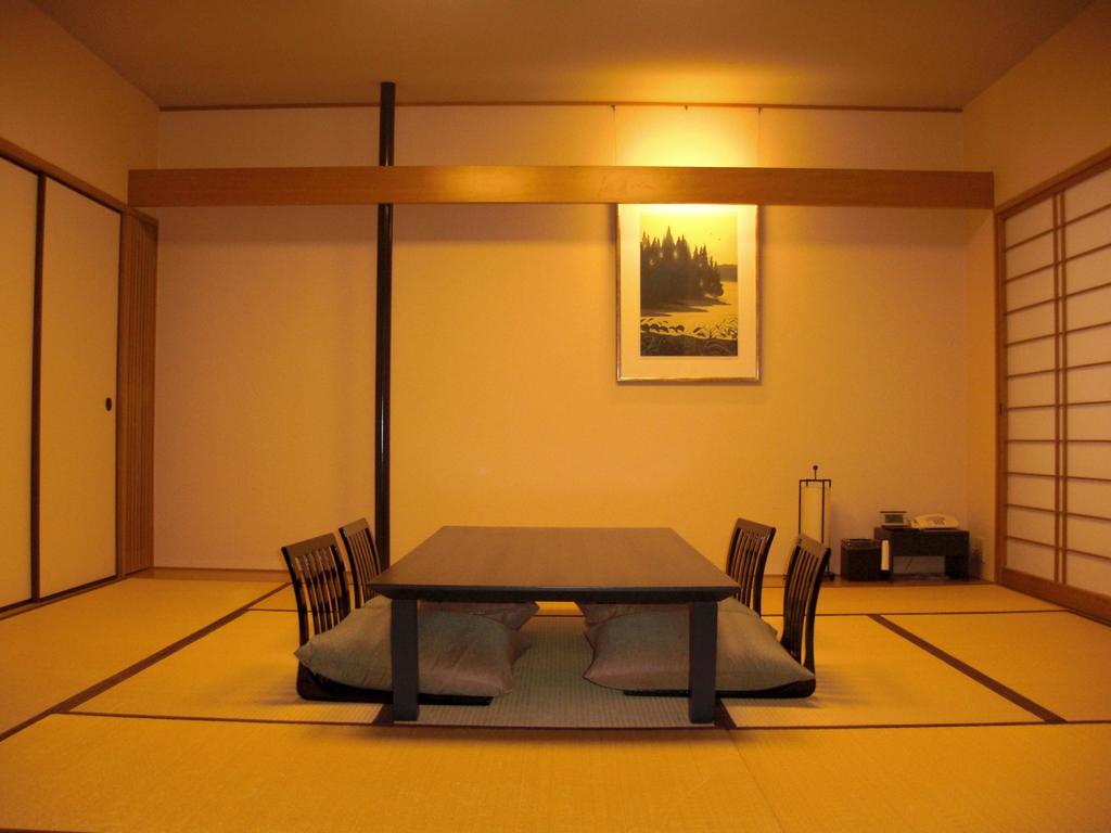 Royal Pines Hotel Urawa Saitama Bagian luar foto