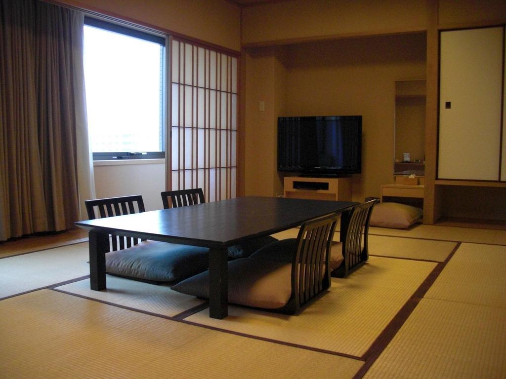 Royal Pines Hotel Urawa Saitama Bagian luar foto