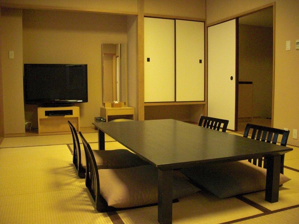 Royal Pines Hotel Urawa Saitama Bagian luar foto